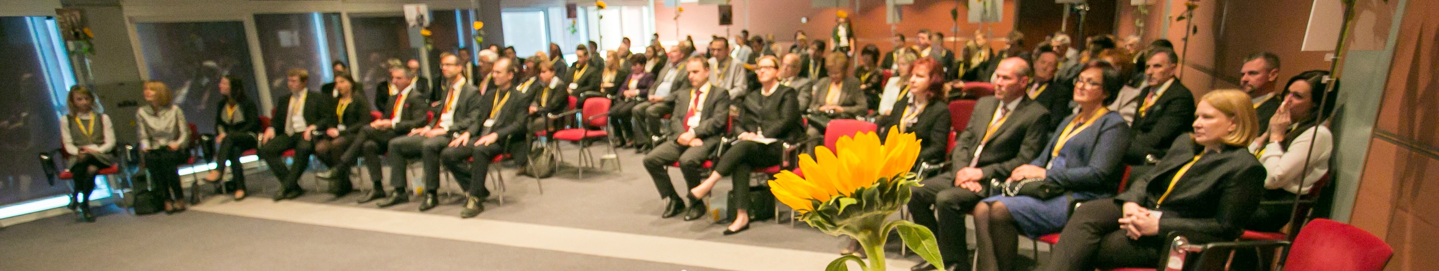 EY konferenca.jpg